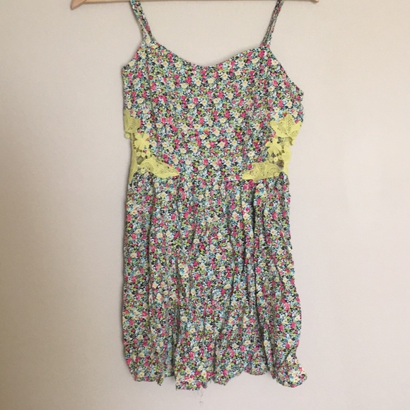 Floral Summer Dress - Picture 2 of 5
